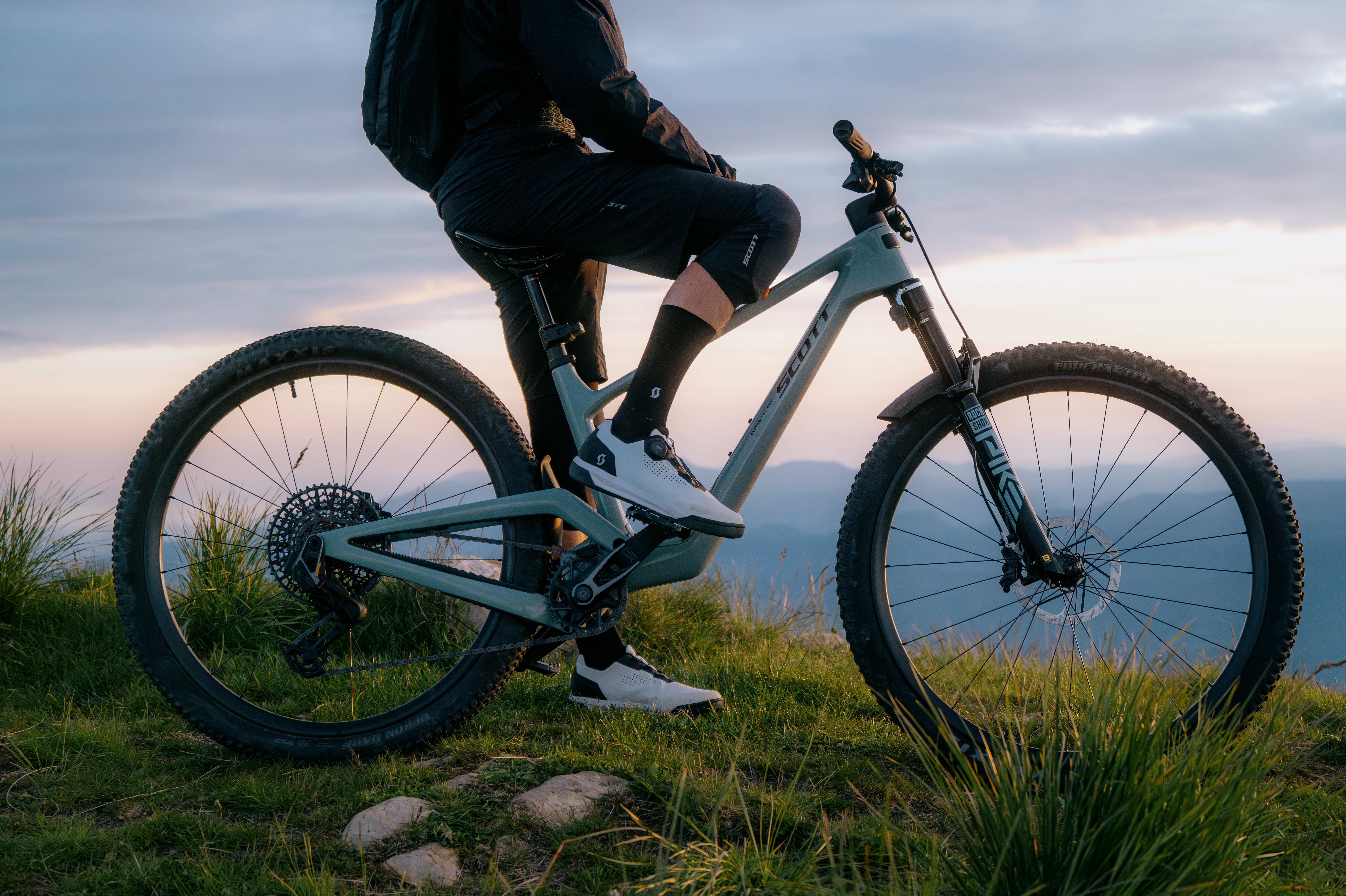 Scott Addict Gravel | Gravel Bike & Head-to-Toe Collection
