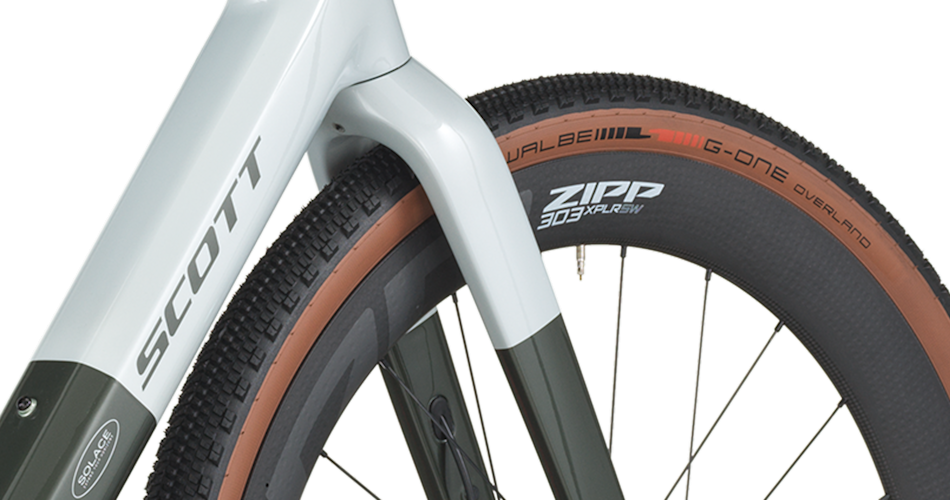 ZIPP 303 XPLR carbon wheelset detail