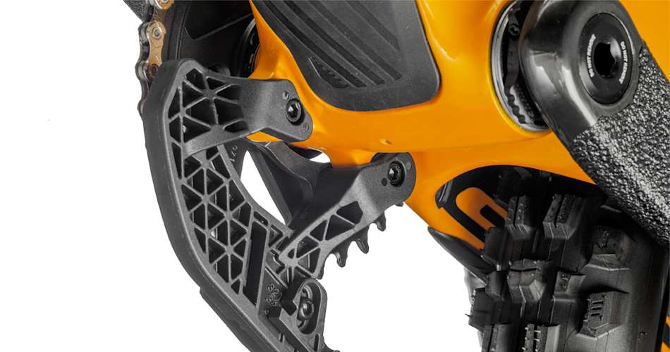 Gambler Integrated Bashguard and Chain Device