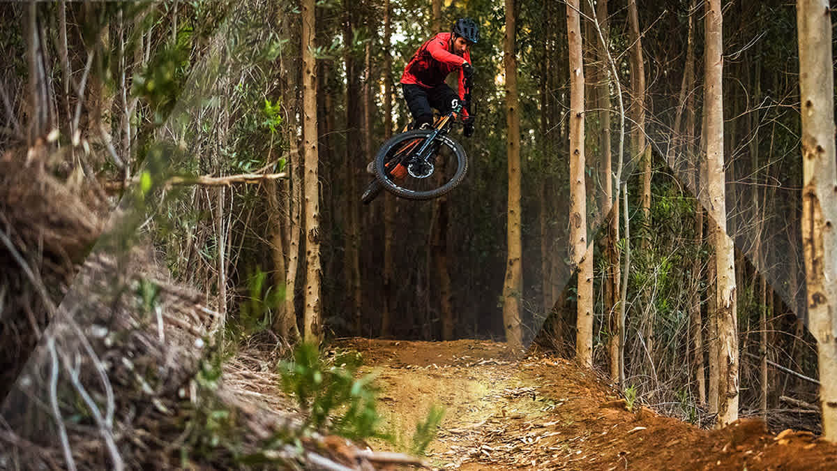 The Andrew Neethling MTB Masterclass - Chasing Trail Ep. 31 - 7 Bikes in 7 Miles!
